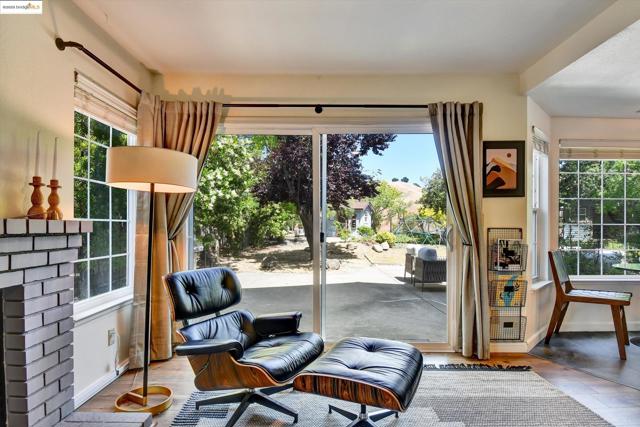 2944 Von Doolen Court, Pinole CA: https://media.crmls.org/mediaz/8398965f-6439-4587-8c1b-5f7c7a341357.jpg