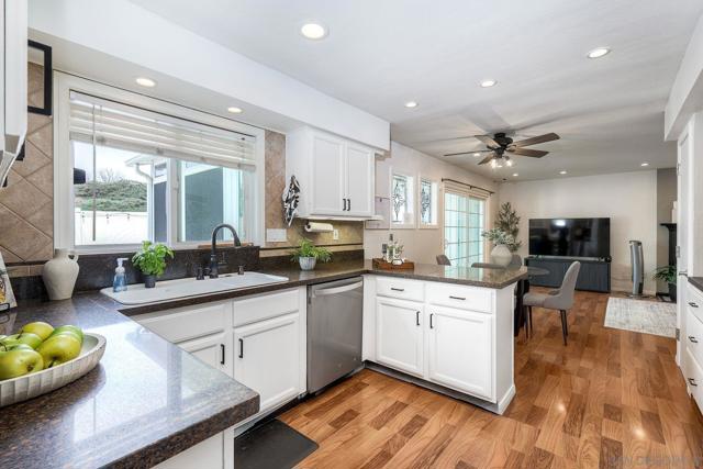 13791 Via Tres Vista, San Diego CA: https://media.crmls.org/mediaz/8398a422-50d6-4bcf-ae44-32ee6bb123d4.jpg