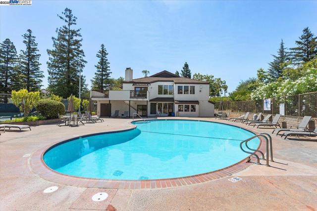 21103 Gary Dr, Hayward CA: https://media.crmls.org/mediaz/83991c51-2983-42e9-a7fb-8ba6d4ec3c89.jpg