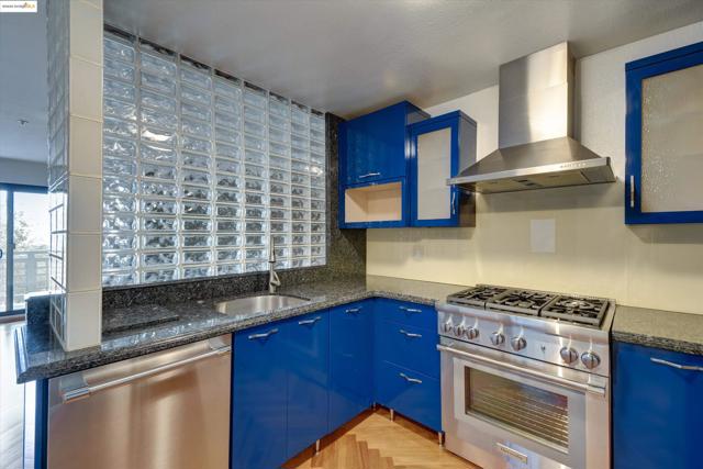 805 Red Leaf Court, San Francisco CA: https://media.crmls.org/mediaz/8399ef56-24fd-469c-9551-d0143db2de3a.jpg