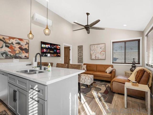 3700 Third Ave, San Diego CA: https://media.crmls.org/mediaz/8399f26d-dde8-4cdf-88ce-070fdb9c7545.jpg