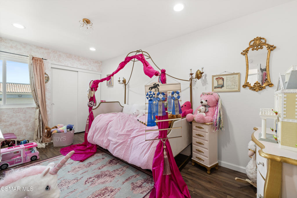 https://media.crmls.org/mediaz/839a3979-d481-45bb-ac53-87a0d08a60e8.jpg?preset=X-Large