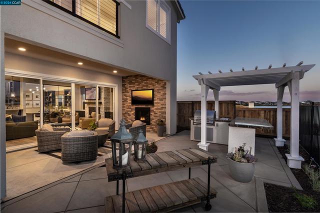 Image 21 of 22 For 16132 Escalade Ct