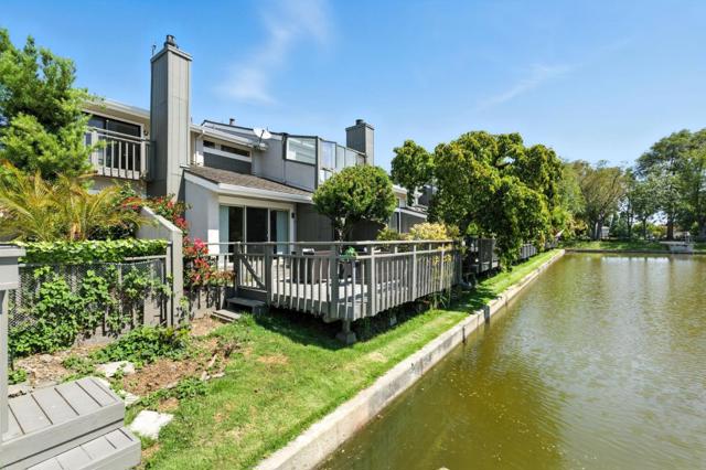 588 Marlin Court, Redwood City CA: https://media.crmls.org/mediaz/839b46f9-0da0-4bec-a844-8f3763f7af20.jpg