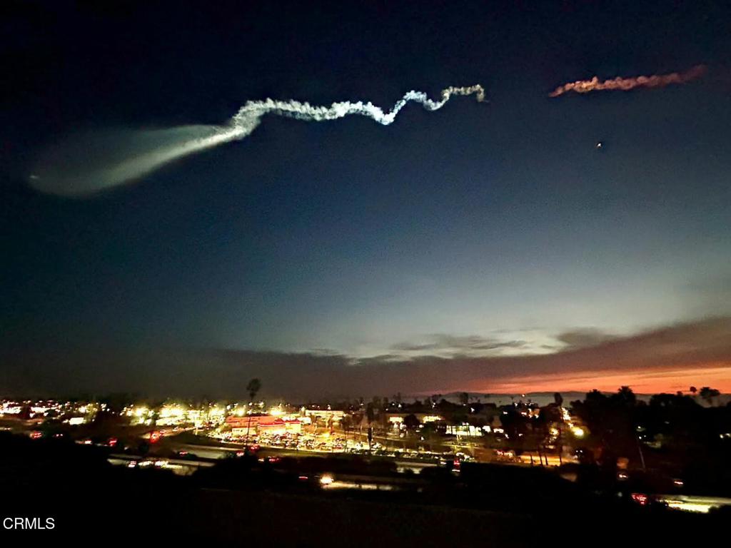 https://media.crmls.org/mediaz/839b7eb2-5a7d-4e19-8180-9a3e28b74f3e.jpg?preset=X-Large