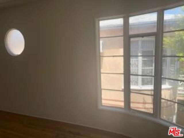 3757 Los Feliz Boulevard, Los Angeles CA: https://media.crmls.org/mediaz/839bc81a-082b-445a-a1ae-9361b0ea680b.jpg