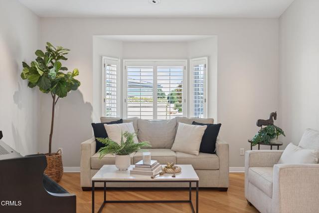 115 Cleveland Court, Ventura CA: https://media.crmls.org/mediaz/839be12f-05a8-432f-a432-1da752bc540d.jpg