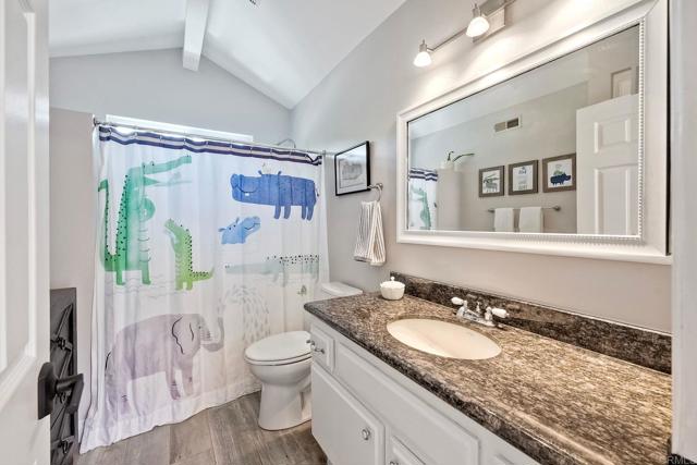 1782 E Pointe Avenue, Carlsbad CA: https://media.crmls.org/mediaz/839cc856-7872-48e9-bdce-81476f57d83e.jpg