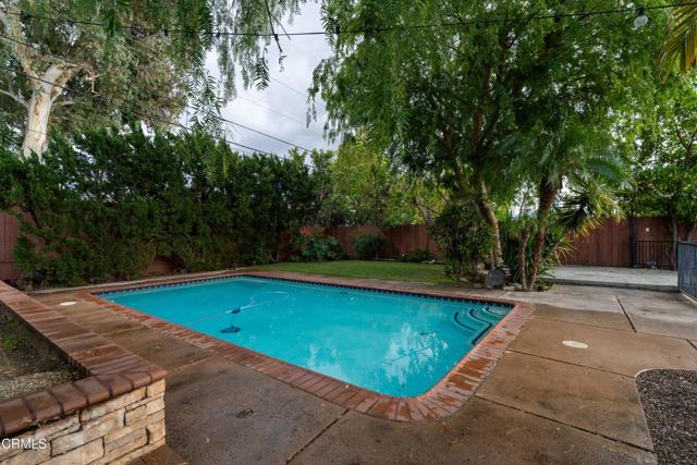 1412 Norton Avenue, Glendale CA: https://media.crmls.org/mediaz/839d3b16-86d0-43fb-9f48-8b50a62d81a0.jpg