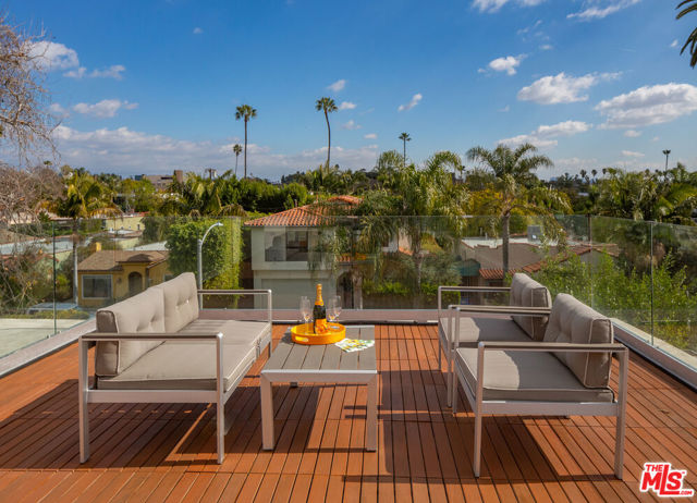 619 N Harper Avenue, Los Angeles CA: https://media.crmls.org/mediaz/839db7f7-5a27-441e-9326-25c7871677d0.jpg