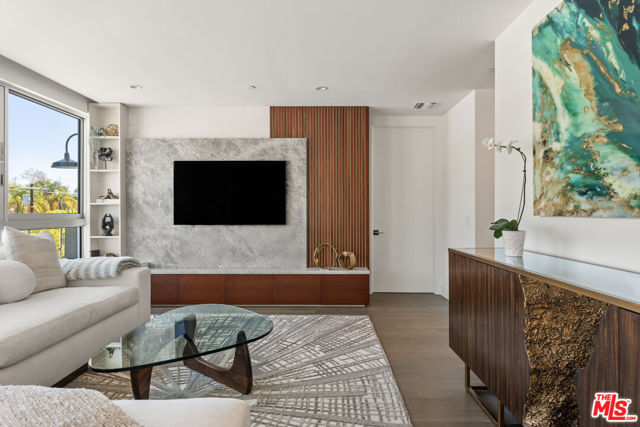 728 N Sweetzer Avenue, West Hollywood CA: https://media.crmls.org/mediaz/839dcd41-7820-46e4-ae13-05530f8b4743.jpg