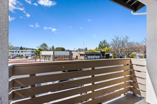 927 Woodside Road, Redwood City CA: https://media.crmls.org/mediaz/839eec49-22d7-40a9-bd12-235ca2631ed4.jpg