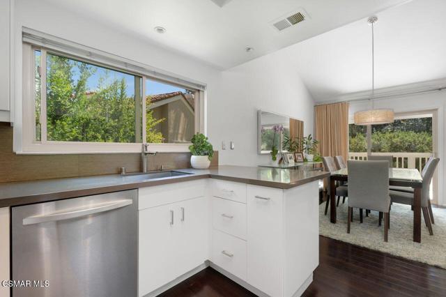 202 Estrellita Lane, Oak Park CA: https://media.crmls.org/mediaz/839f17fd-5941-445d-b7df-b0d4c09918de.jpg