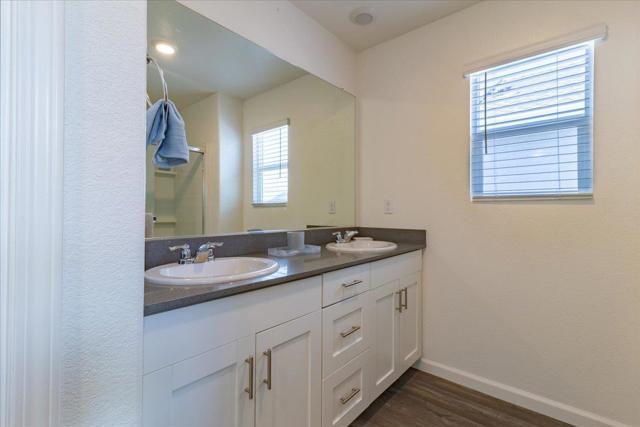 1367 Santini Avenue, Manteca CA: https://media.crmls.org/mediaz/839f1ad8-753c-405c-bdca-eda418f875fe.jpg