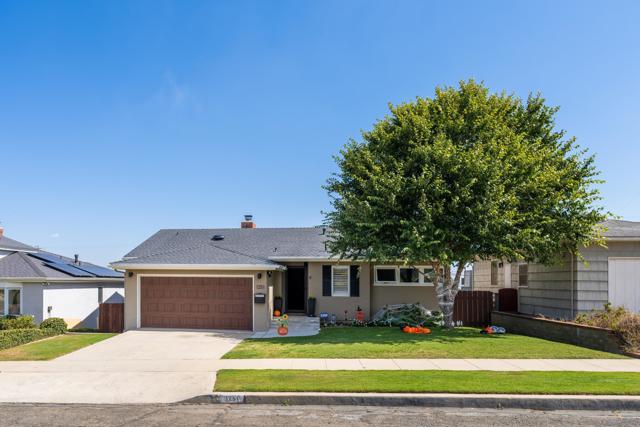 1251 Savoy St, San Diego CA: https://media.crmls.org/mediaz/839f8aae-4894-4f5c-8694-274f1b6d41d0.jpg
