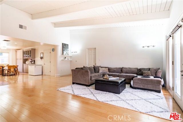 5714 El Canon Avenue, Woodland Hills CA: https://media.crmls.org/mediaz/839fb52e-032b-474a-ad04-17ca35be92e9.jpg