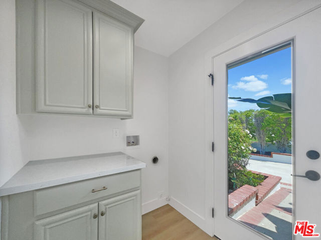 10011 Odessa Avenue, North Hills CA: https://media.crmls.org/mediaz/83a0060f-0601-4c84-b86b-113389233dc3.jpg