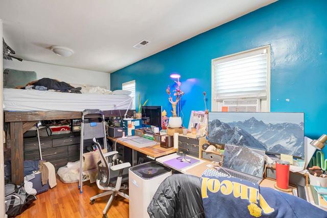 264 N 34th Street, San Jose CA: https://media.crmls.org/mediaz/83a0dd15-c0af-4f66-9705-283148b65f0e.jpg