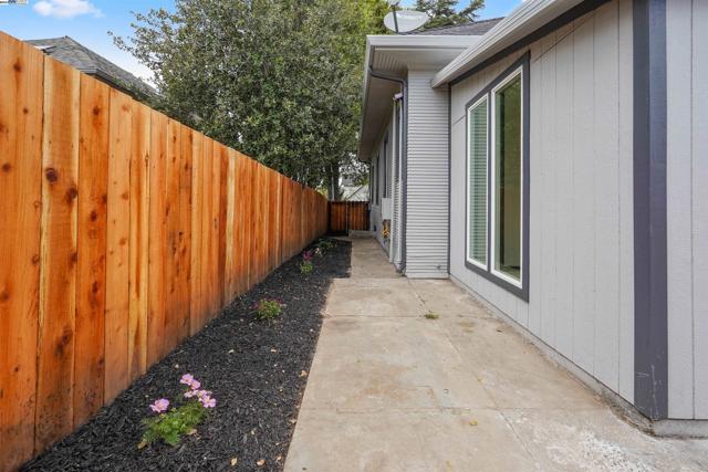 1241 D St, Hayward, California 94541, 3 Bedrooms Bedrooms, ,2 BathroomsBathrooms,Single Family Residence,For Sale,D St,41063483