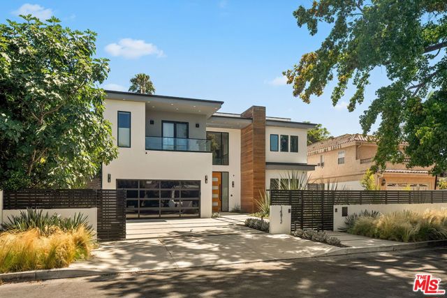 14812 Morrison Street photo 2