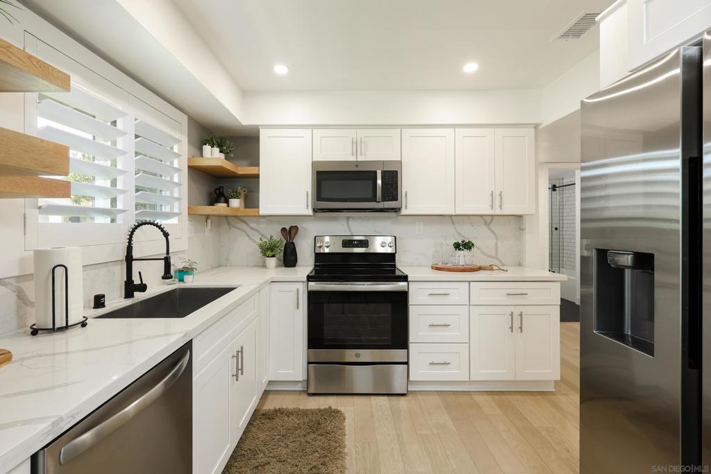 3660 N Vista Campana #15