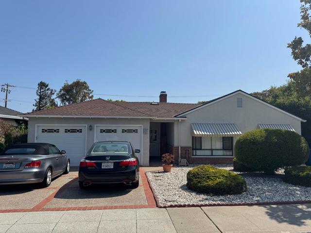 1632 Albemarle Way, Burlingame CA: https://media.crmls.org/mediaz/83a17428-b161-4284-b021-14e719f21679.jpg