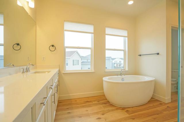 4124 Maddy Avenue, Tracy CA: https://media.crmls.org/mediaz/83a18fdb-58c2-451d-b9a1-4abe460f17db.jpg