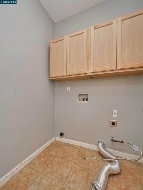 2035 Pasado Avenue, Manteca CA: https://media.crmls.org/mediaz/83a1a3b0-b771-46d8-b538-e52bddb9d46c.jpg