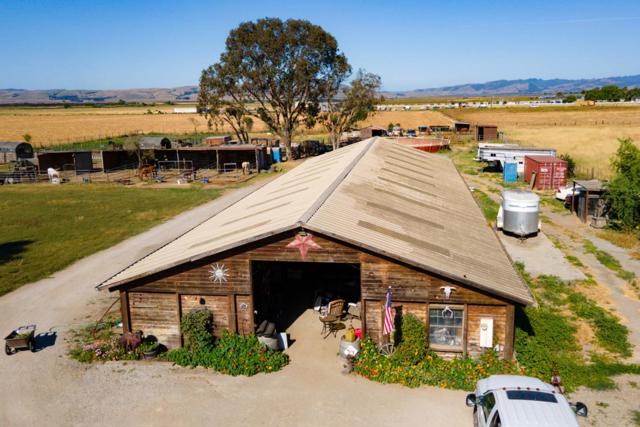 6200 Frye Lane, Hollister CA: https://media.crmls.org/mediaz/83a28b9c-f4cc-4a08-9769-a4fb79377eb1.jpg