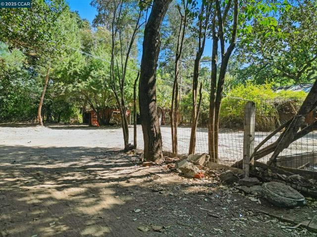1491 Boulevard Way, Walnut Creek CA: https://media.crmls.org/mediaz/83a2ce9e-8ea9-49c5-80d4-4f15177ea58e.jpg