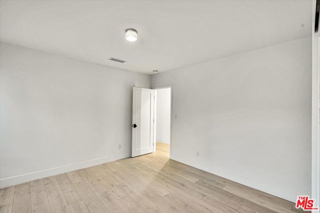 4122 S Bronson Avenue, Los Angeles CA: https://media.crmls.org/mediaz/83a2ff0b-11d0-45b5-8aec-1177079f2299.jpg