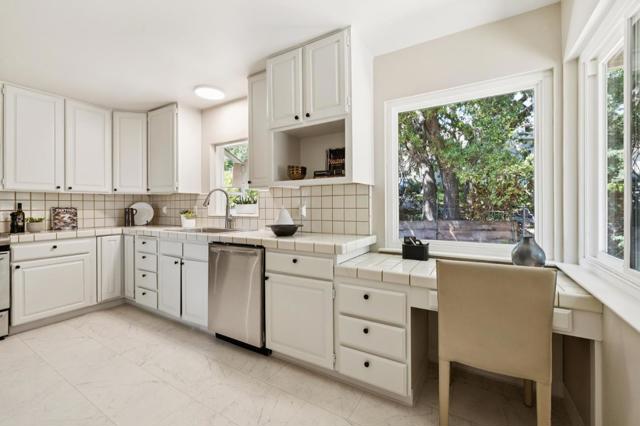 10605 Berkshire Drive, Los Altos Hills CA: https://media.crmls.org/mediaz/83a312de-39b9-4f4c-9539-d6a5c584b85a.jpg