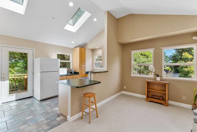 825 Skyward Drive, Aptos CA: https://media.crmls.org/mediaz/83a43af9-0a4b-4cc5-b9b6-3585fe9f9bbd.jpg