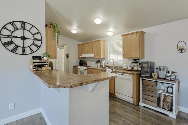 Detail Gallery Image 9 of 61 For 10767 Jamacha Bld Spc 151,  Spring Valley,  CA 91978 - 3 Beds | 2 Baths