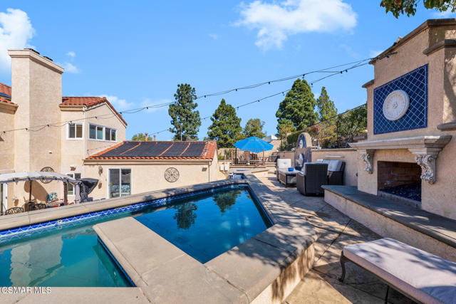 4542 Skidmore Court, Moorpark CA: https://media.crmls.org/mediaz/83a462c1-2866-46ec-9a19-6c8e6ada80c6.jpg
