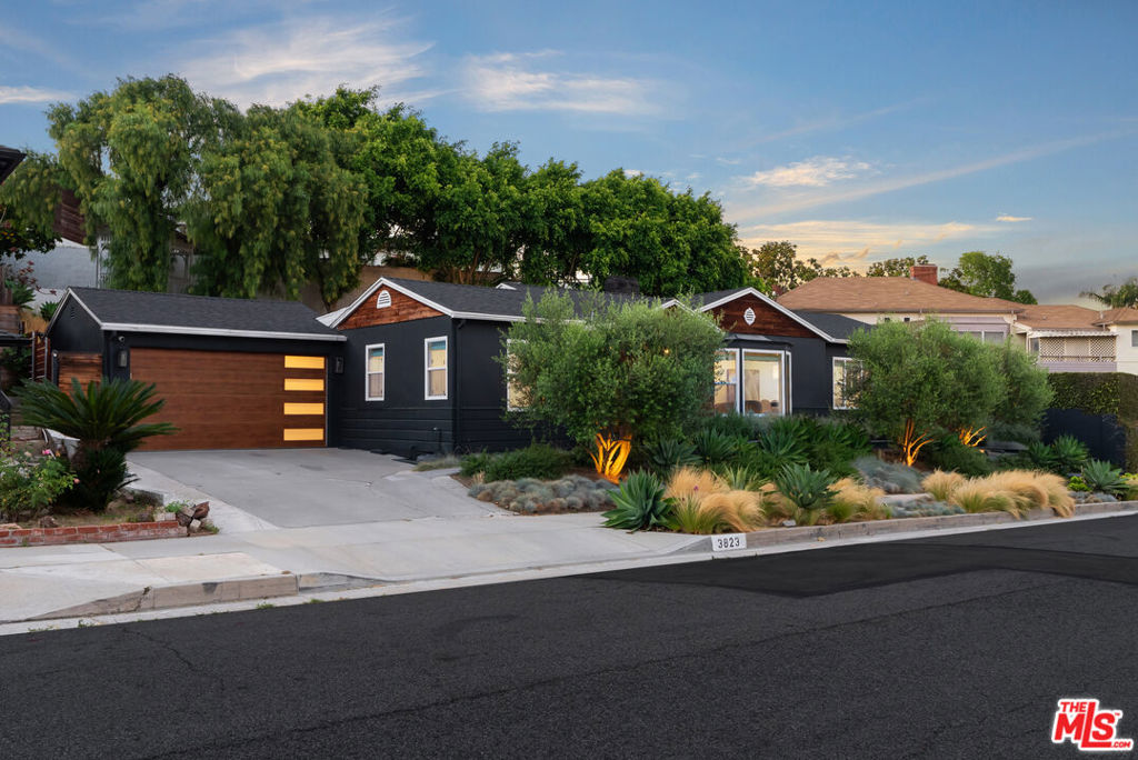 3823 Lorado Way