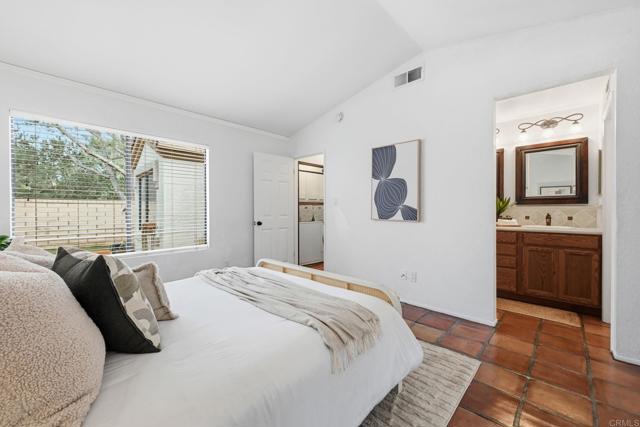 Detail Gallery Image 19 of 50 For 3694 Fallon Cir, San Diego,  CA 92130 - 2 Beds | 2 Baths