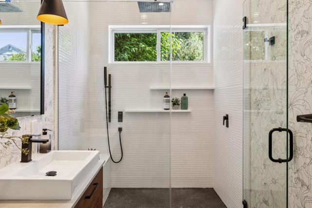 730 HENRY STREET, Oakland CA: https://media.crmls.org/mediaz/83a5cfd5-d1a7-4954-b6fe-46ad9529facf.jpg