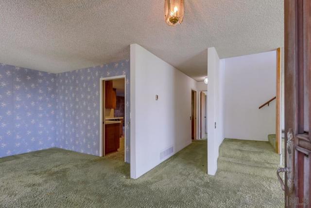 954 Harbor View Dr, San Diego CA: https://media.crmls.org/mediaz/83a6456a-d5fc-454f-ac84-a1fc31470f35.jpg