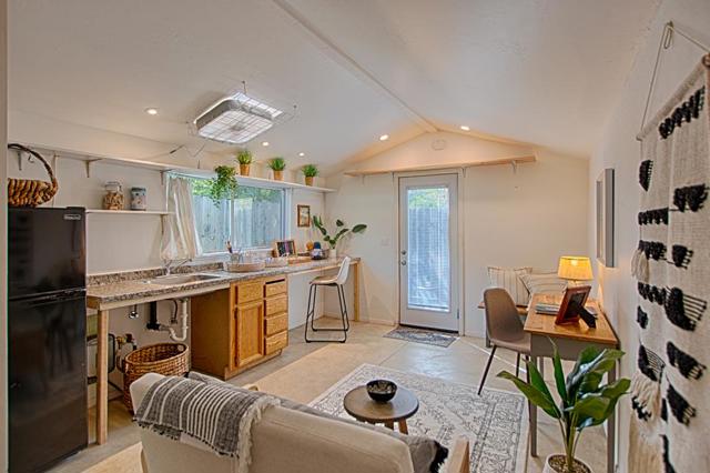 311 Mar Vista Avenue, Aptos CA: https://media.crmls.org/mediaz/83a648cf-226f-4833-8803-d19499b13800.jpg
