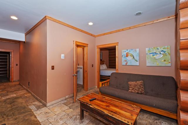 42400 Eagle Ridge, Big Bear CA: https://media.crmls.org/mediaz/83a6c486-85e9-4edb-bebc-295014061cf1.jpg