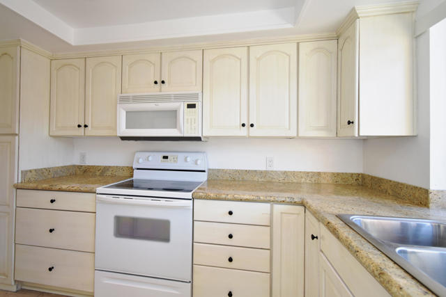 2217 Los Patos Drive, Palm Springs CA: https://media.crmls.org/mediaz/83a709e0-7e28-496f-9bf7-40ab8ca8463b.jpg