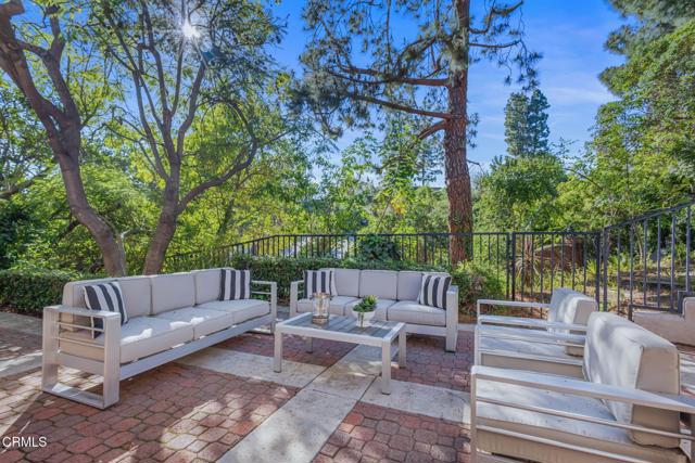 Detail Gallery Image 33 of 72 For 1265 Chateau Rd, Pasadena,  CA 91105 - 5 Beds | 5/2 Baths