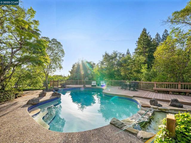 1804 Piedras Circle, Alamo CA: https://media.crmls.org/mediaz/83a963c0-6fd5-4c98-9b80-479c1df083e1.jpg