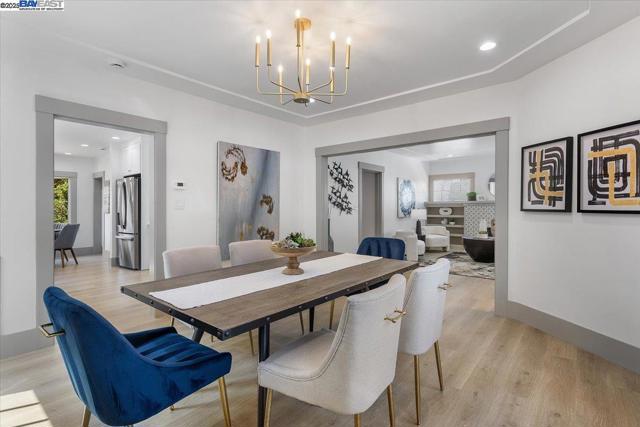 689 Santa Ray Ave, Oakland CA: https://media.crmls.org/mediaz/83a9947e-27b8-4309-b8bc-92ba1bc4e234.jpg