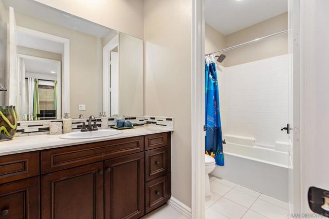 12712 Cloudbreak Ave, San Diego CA: https://media.crmls.org/mediaz/83aa94cd-0055-4160-9534-4a717b1eed65.jpg