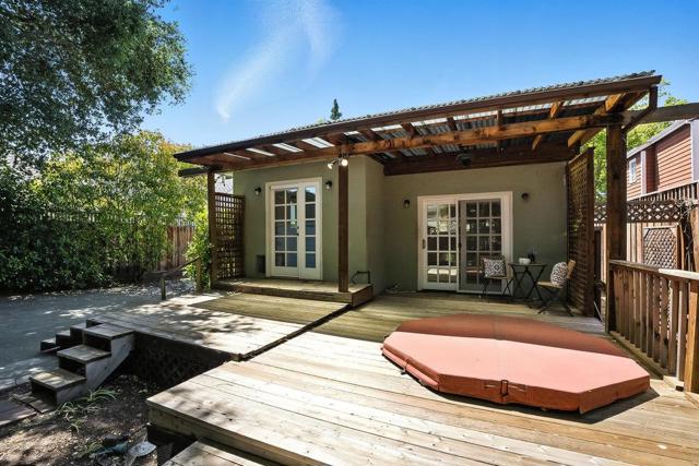333 Stanford Avenue, Palo Alto CA: https://media.crmls.org/mediaz/83aadc1e-99bb-4b65-8f16-df81d402cf55.jpg