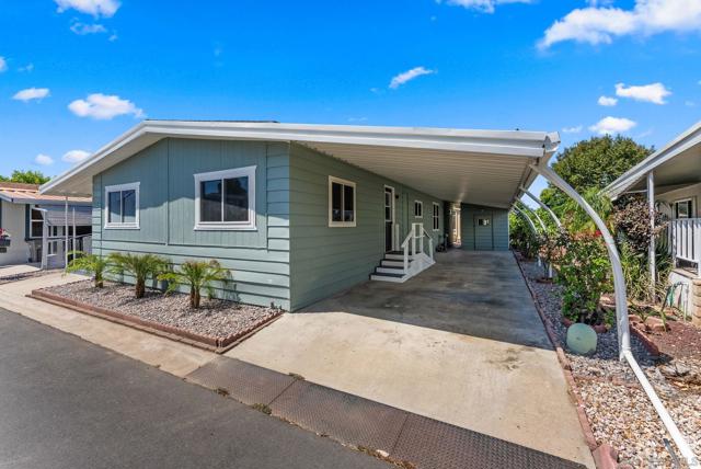9255 N Magnolia, Santee CA: https://media.crmls.org/mediaz/83ab5784-3d75-4d21-abbd-17235d06ffe0.jpg