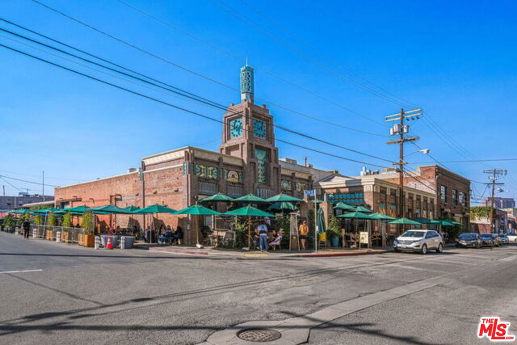527 Molino Street 201