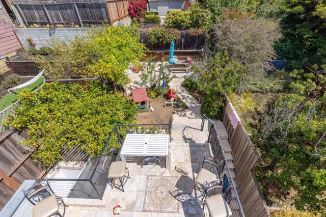 440442 29th Street, San Francisco CA: https://media.crmls.org/mediaz/83ace050-e94e-4086-8191-4d9b8a3dbed2.jpg